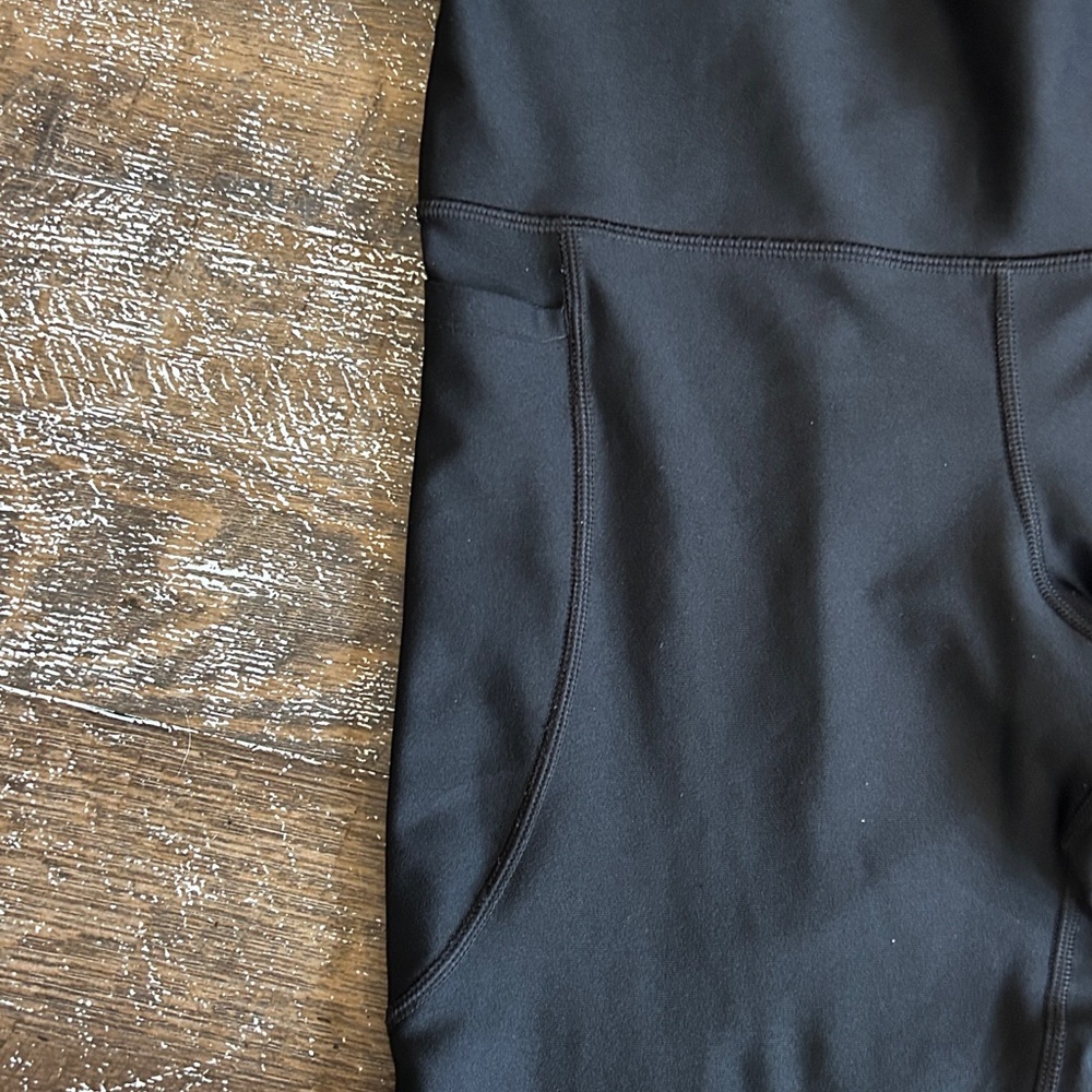 Under Armour Heat Gear Jet‎ Black High-Waist Leggings Size Medium Pocket - Picture 3 of 6